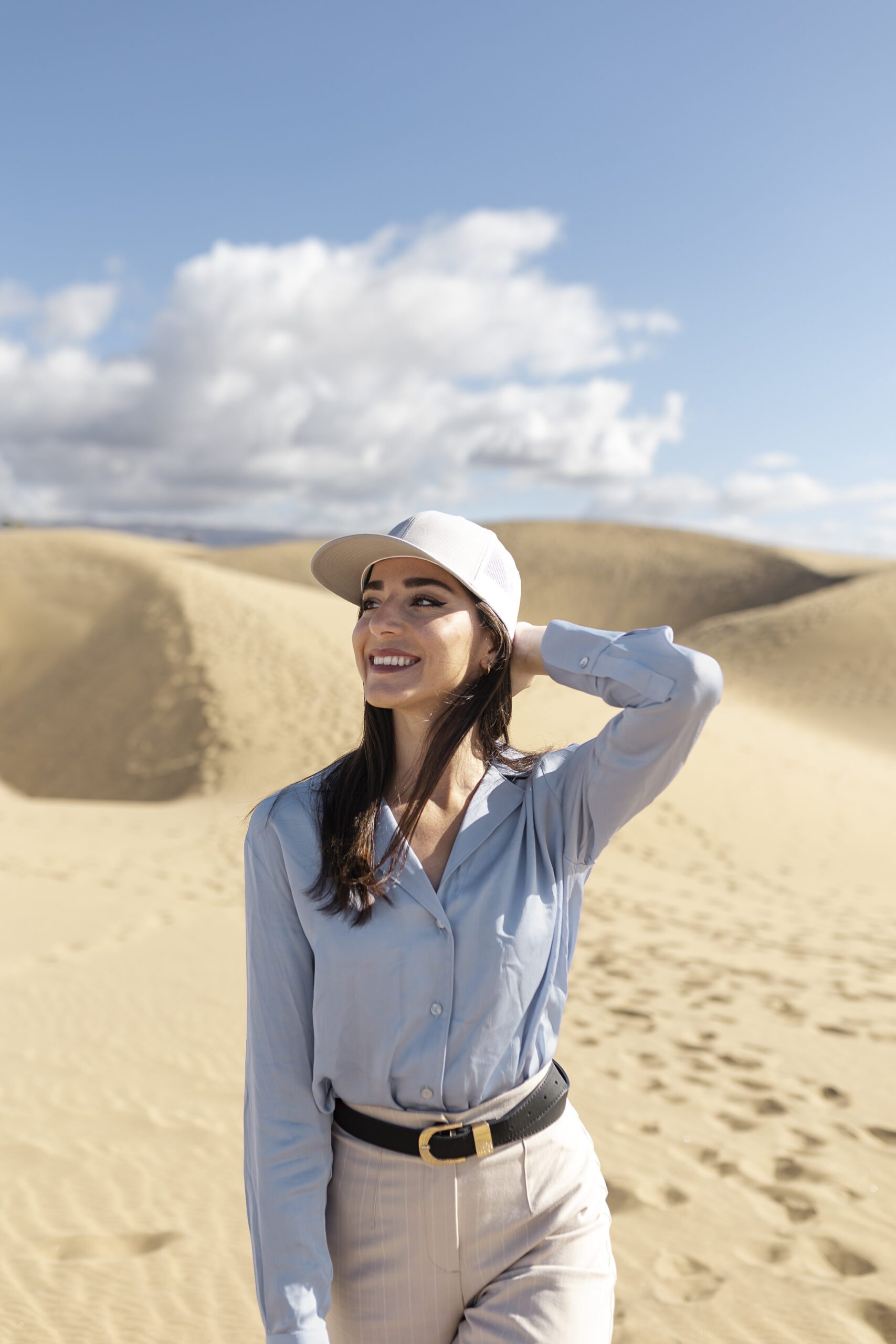 Solo Traveler Girl - Inbound Travel Insurance in UAE - iNSURA.ae