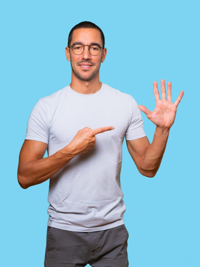 5 Insurance Plans in Dubai that will make Your Life Easy - Web story thumbnail